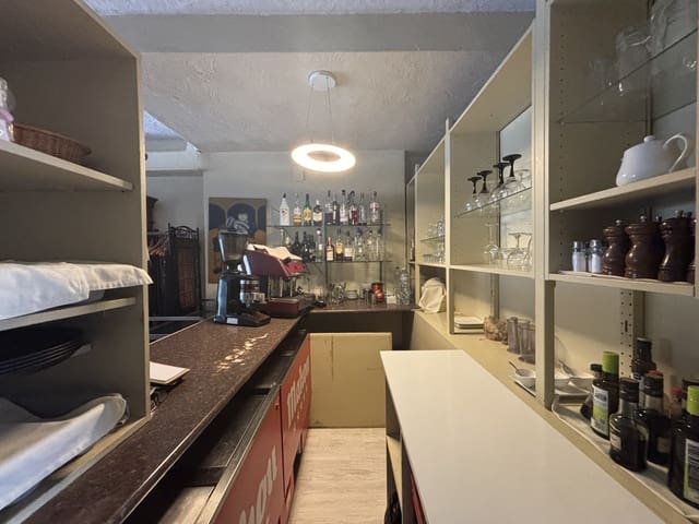 Commercial for sale in Casco Urbano, Teulada-Moraira - € 129,000 (Ref: 9115708)