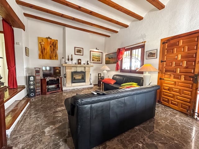 4 sypialnia Willa na sprzedaż w Centro ciudad, Javea / Xàbia z basenem - 749 000 € (Ref: 9124278)