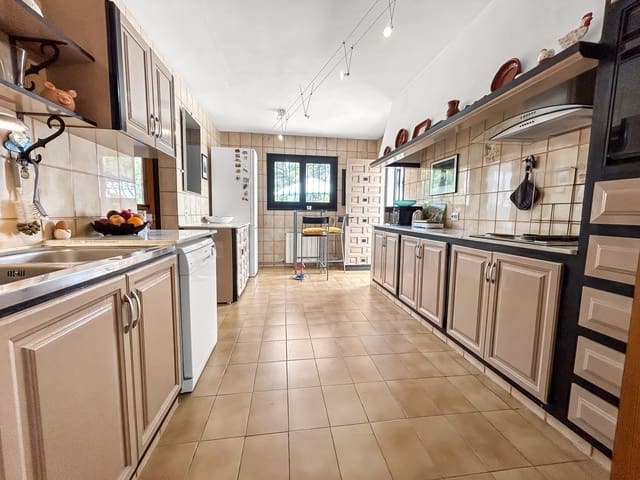 4 sypialnia Willa na sprzedaż w Centro ciudad, Javea / Xàbia z basenem - 749 000 € (Ref: 9124278)