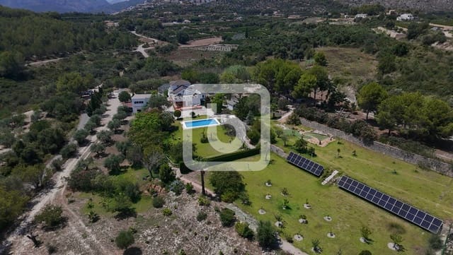 4 soveværelse Villa til salg i Beniarbeig med swimmingpool garage - € 899.950 (Ref: 9126475)