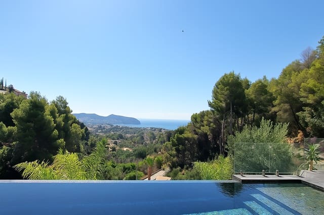 4 bedroom Villa for sale in Casco Urbano, Teulada-Moraira with pool - € 1,495,000 (Ref: 9126476)