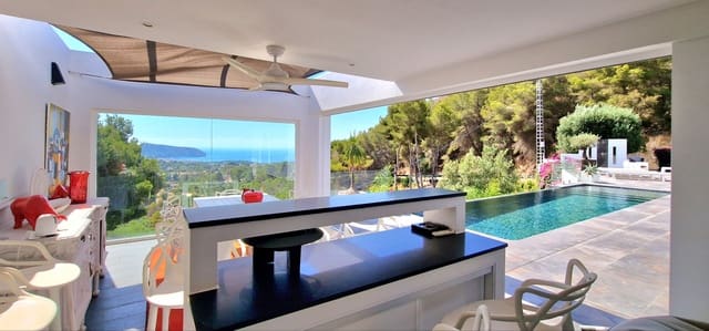 4 bedroom Villa for sale in Casco Urbano, Teulada-Moraira with pool - € 1,495,000 (Ref: 9126476)