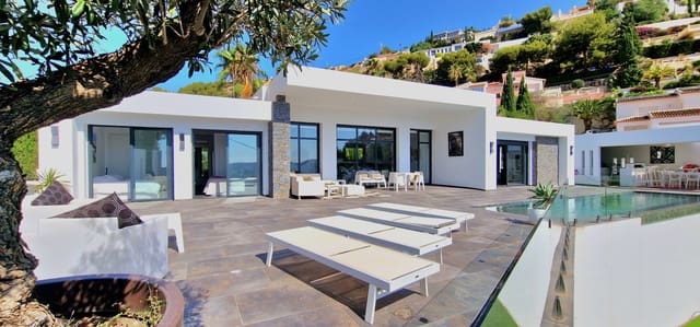 4 bedroom Villa for sale in Casco Urbano, Teulada-Moraira with pool - € 1,495,000 (Ref: 9126476)
