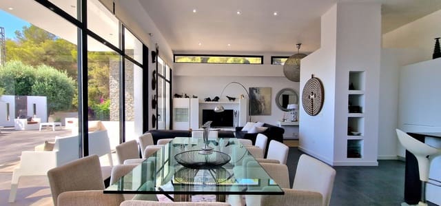 4 bedroom Villa for sale in Casco Urbano, Teulada-Moraira with pool - € 1,495,000 (Ref: 9126476)