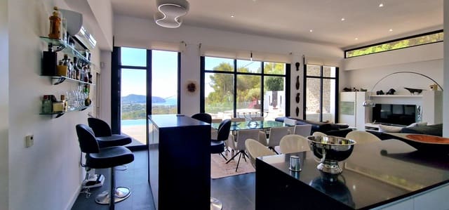 4 bedroom Villa for sale in Casco Urbano, Teulada-Moraira with pool - € 1,495,000 (Ref: 9126476)