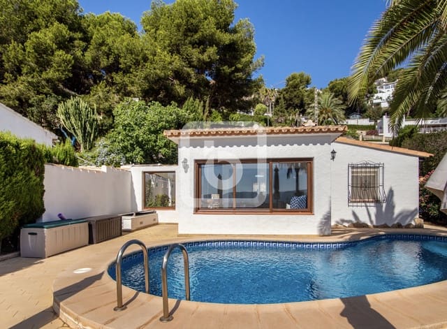 3 soveværelse Villa til salg i Moraira, Teulada-Moraira med swimmingpool garage - € 499.000 (Ref: 9132053)