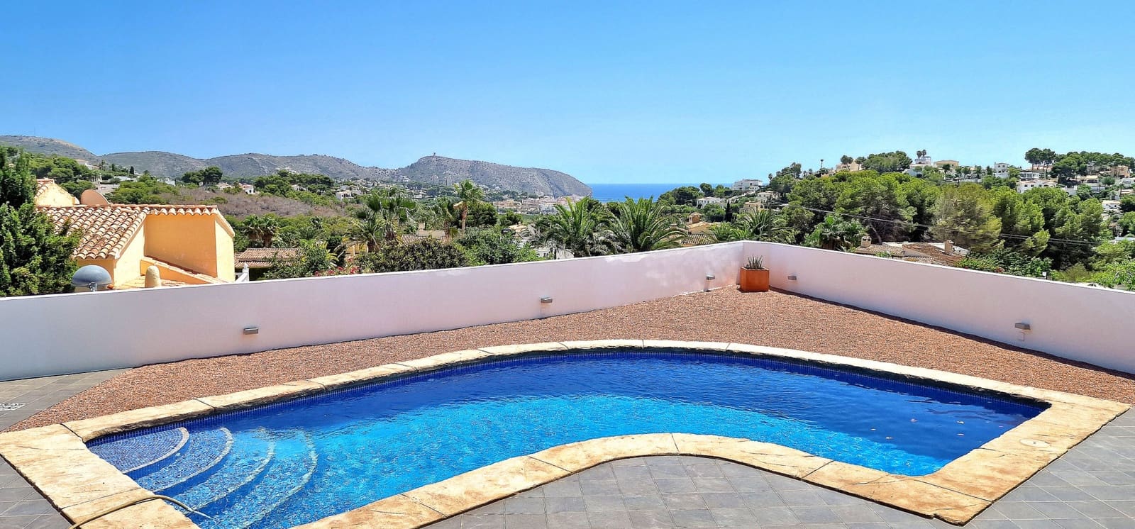 4 soveværelse Villa til salg i Moraira med swimmingpool - € 1.440.000 (Ref: 9136842)