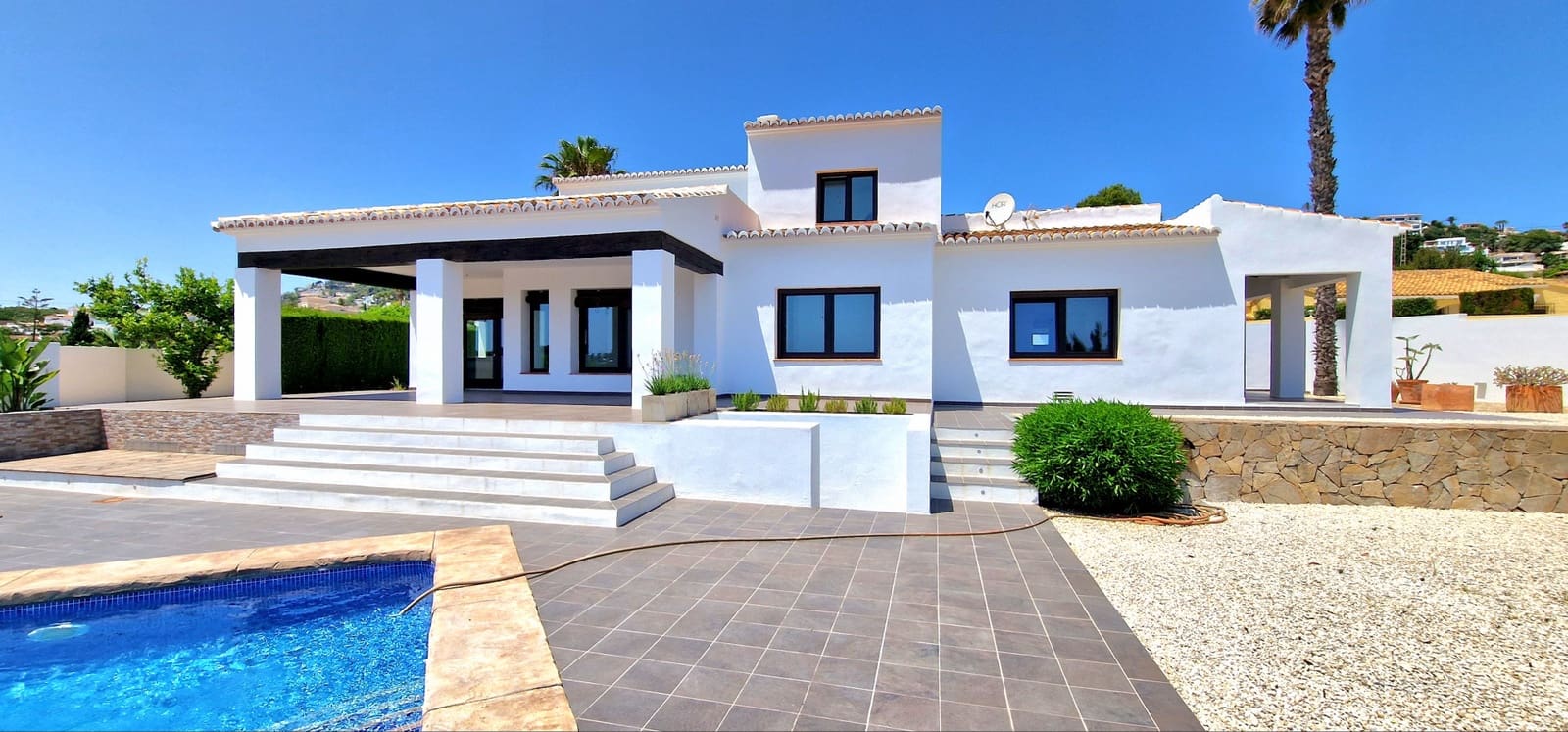 4 soveværelse Villa til salg i Moraira med swimmingpool - € 1.440.000 (Ref: 9136842)