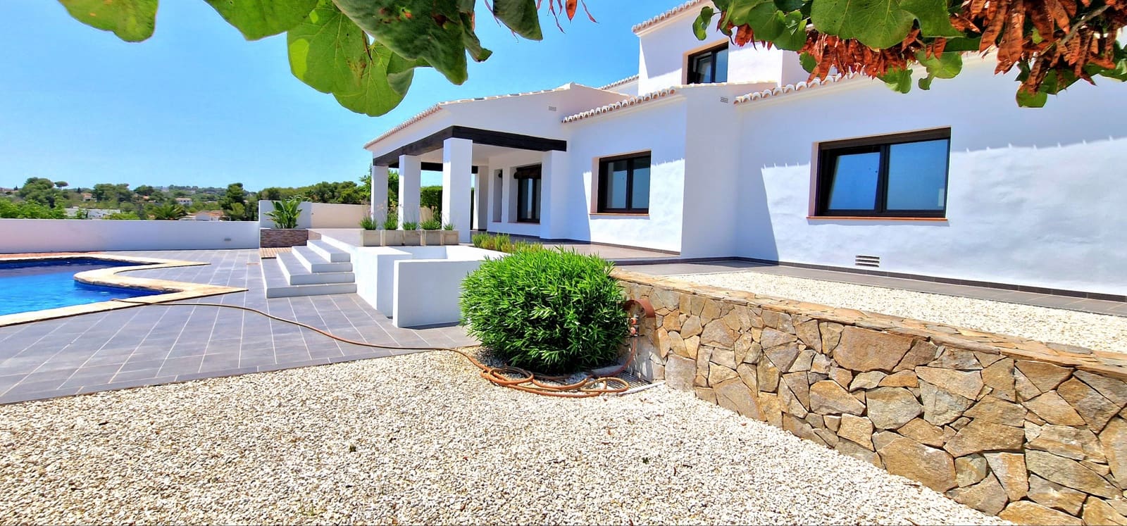 4 soveværelse Villa til salg i Moraira med swimmingpool - € 1.440.000 (Ref: 9136842)