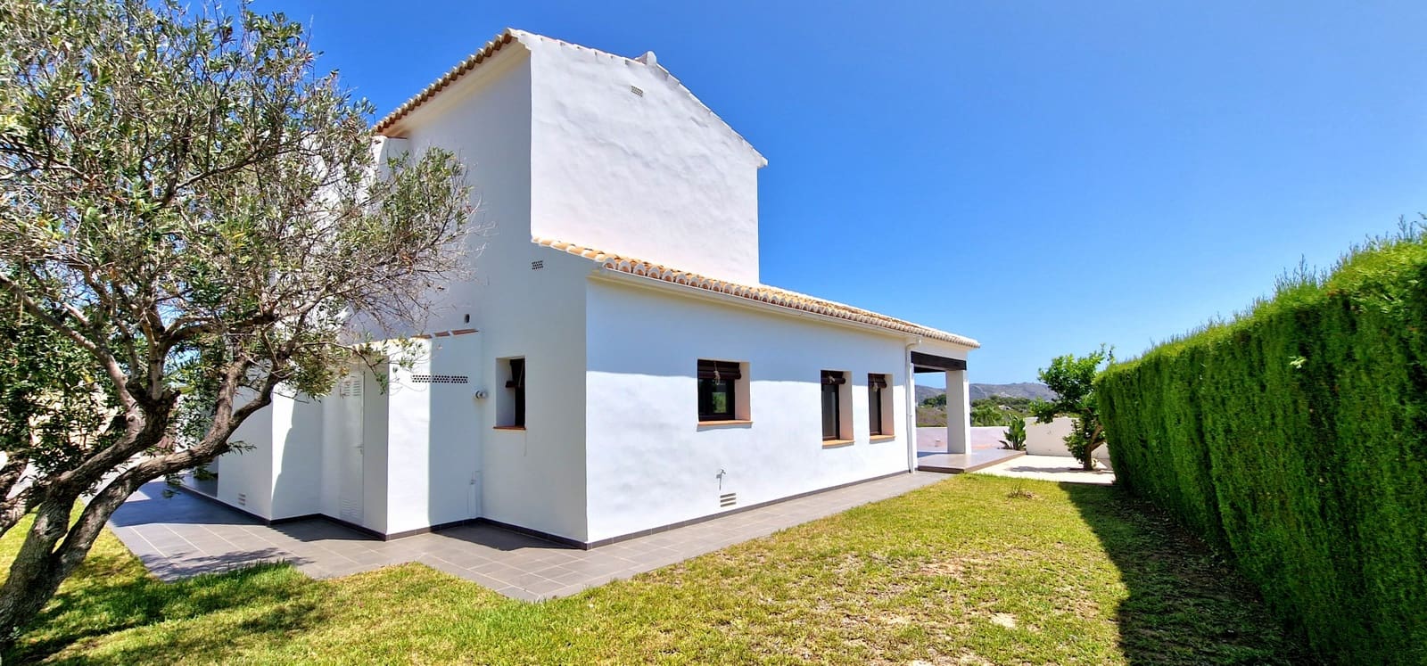 4 soveværelse Villa til salg i Moraira med swimmingpool - € 1.440.000 (Ref: 9136842)