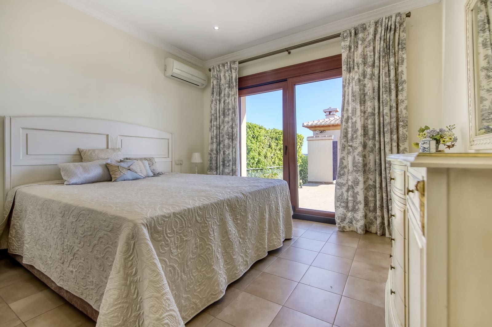 4 soveværelse Villa til salg i Moraira med swimmingpool - € 1.399.000 (Ref: 9146410)