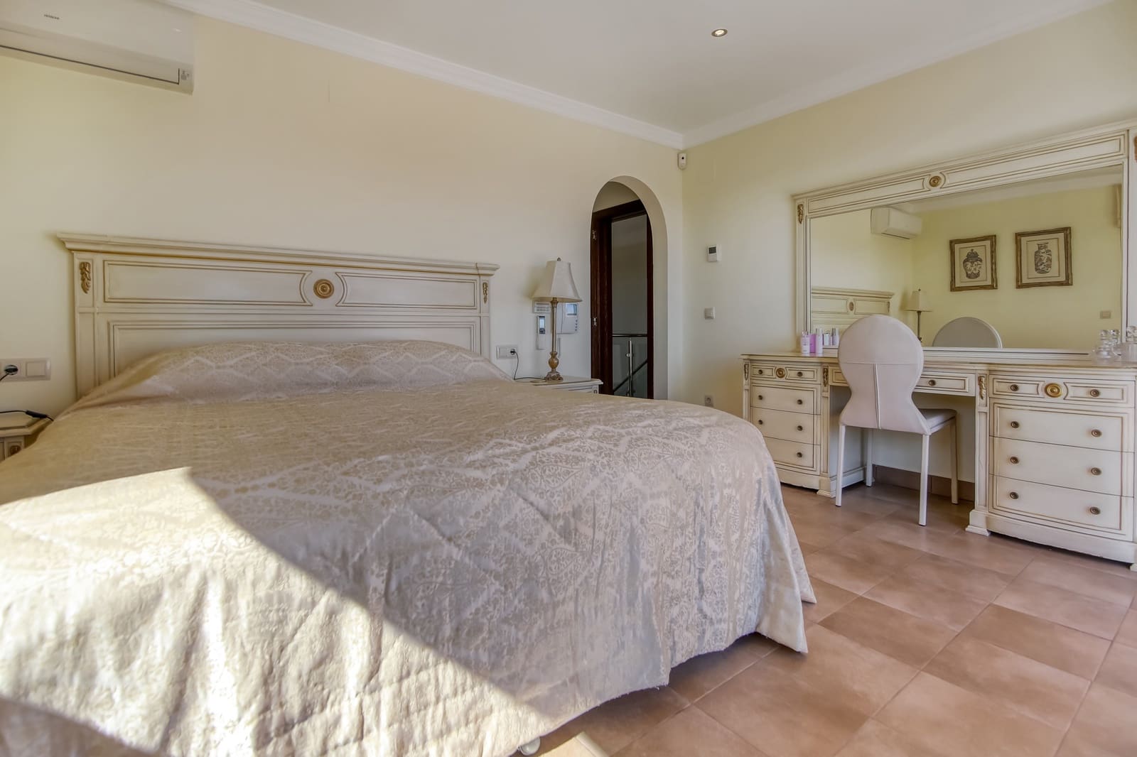 4 soveværelse Villa til salg i Moraira med swimmingpool - € 1.399.000 (Ref: 9146410)