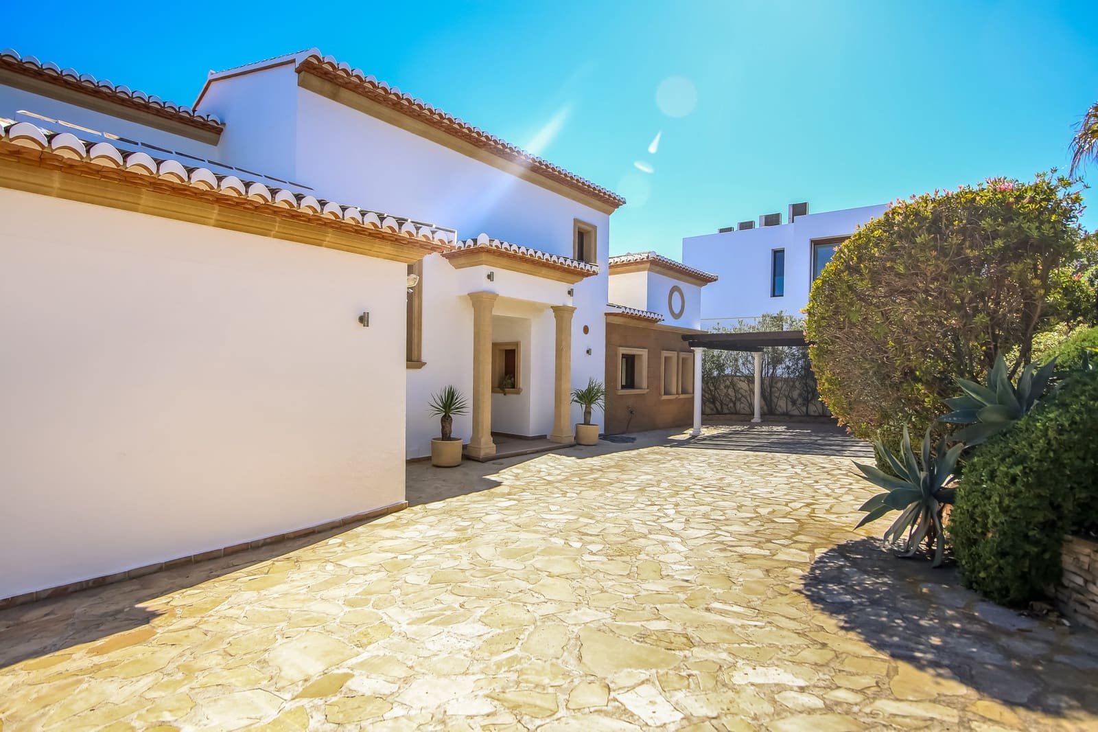 4 soveværelse Villa til salg i Moraira med swimmingpool - € 1.399.000 (Ref: 9146410)