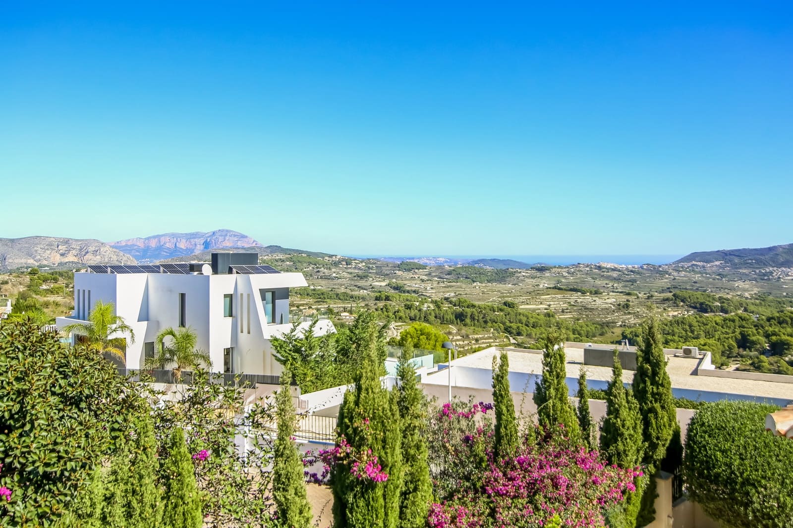 4 soveværelse Villa til salg i Moraira med swimmingpool - € 1.399.000 (Ref: 9146410)