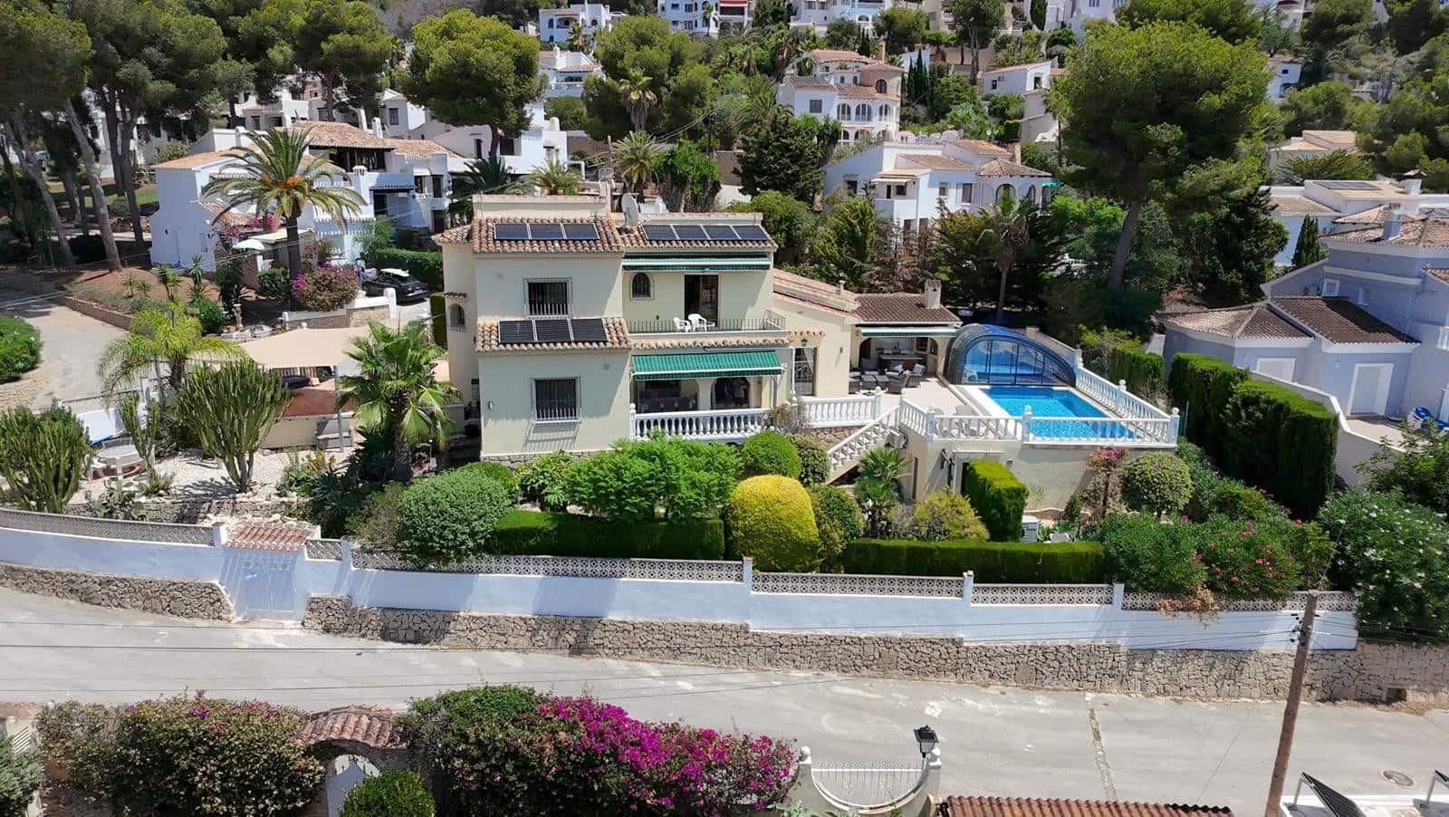 4 soveværelse Villa til salg i Moraira med swimmingpool - € 675.000 (Ref: 9175880)