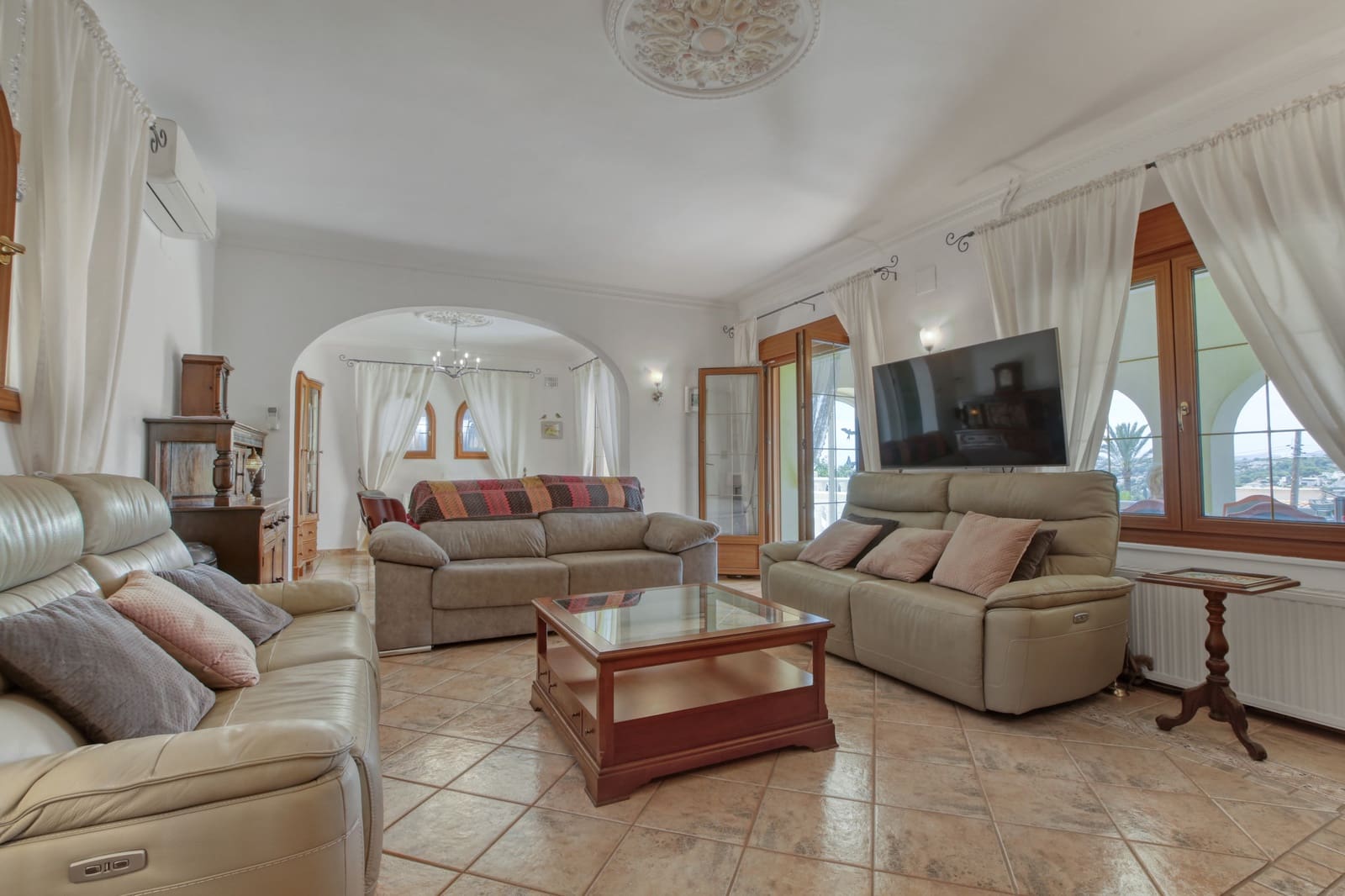 4 soveværelse Villa til salg i Moraira med swimmingpool - € 675.000 (Ref: 9175880)