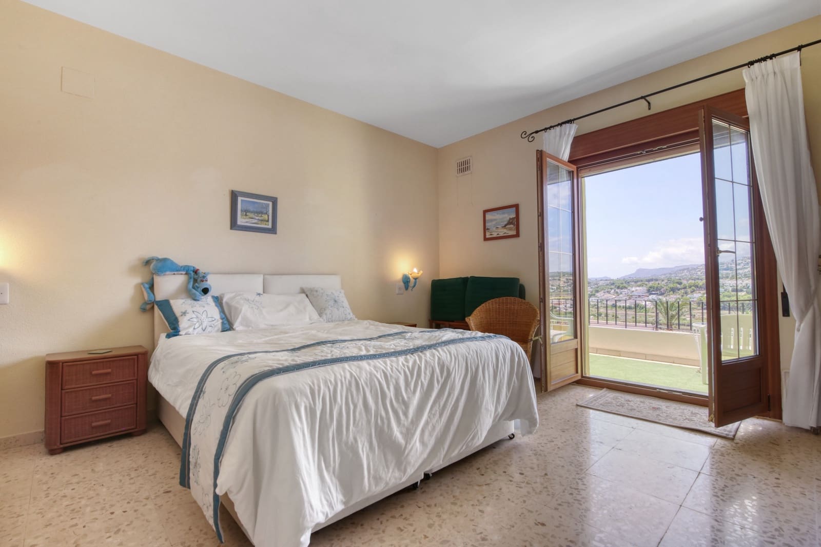 4 soveværelse Villa til salg i Moraira med swimmingpool - € 675.000 (Ref: 9175880)