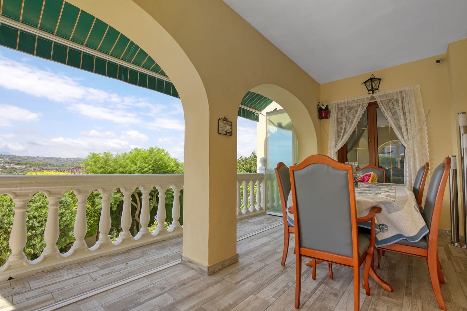 4 soveværelse Villa til salg i Moraira med swimmingpool - € 675.000 (Ref: 9175880)