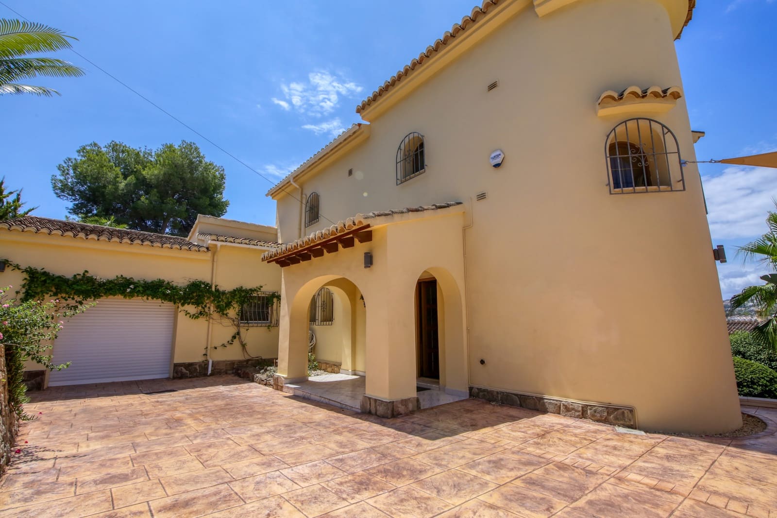 4 soveværelse Villa til salg i Moraira med swimmingpool - € 675.000 (Ref: 9175880)