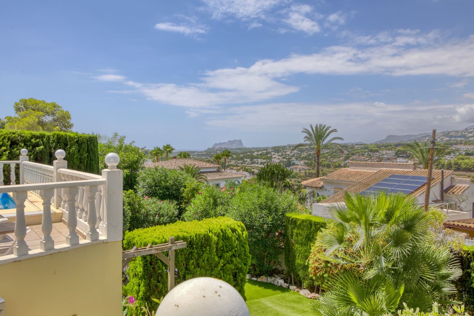 4 soveværelse Villa til salg i Moraira med swimmingpool - € 675.000 (Ref: 9175880)