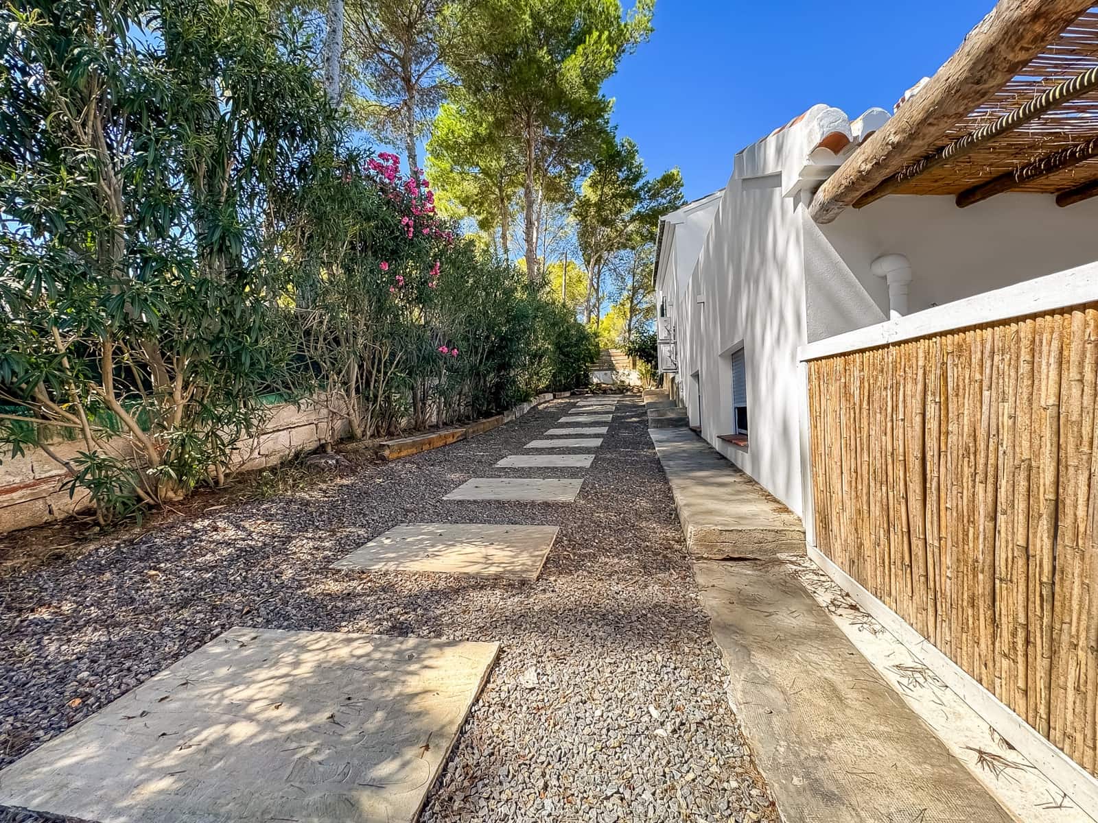 4 sypialnia Willa na sprzedaż w Javea / Xabia z basenem - 699 000 € (Ref: 9200243)