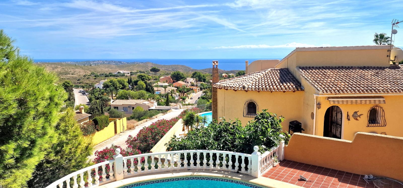 4 Zimmer Villa zu verkaufen in Cumbre del Sol mit Pool - 619.000 € (Ref: 9204200)