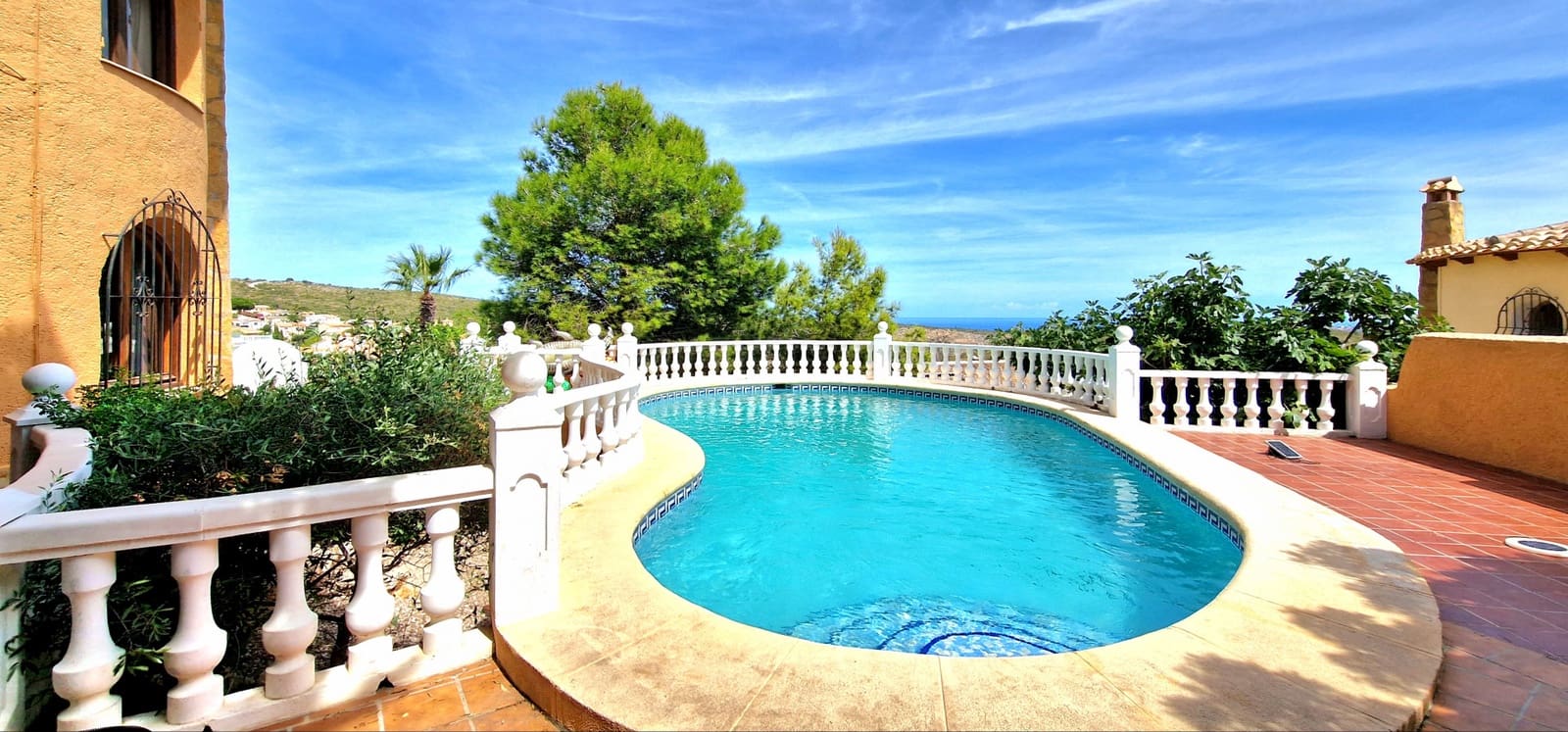 4 Zimmer Villa zu verkaufen in Cumbre del Sol mit Pool - 619.000 € (Ref: 9204200)