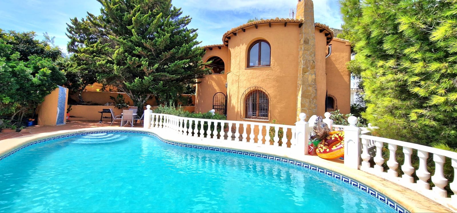 4 Zimmer Villa zu verkaufen in Cumbre del Sol mit Pool - 619.000 € (Ref: 9204200)