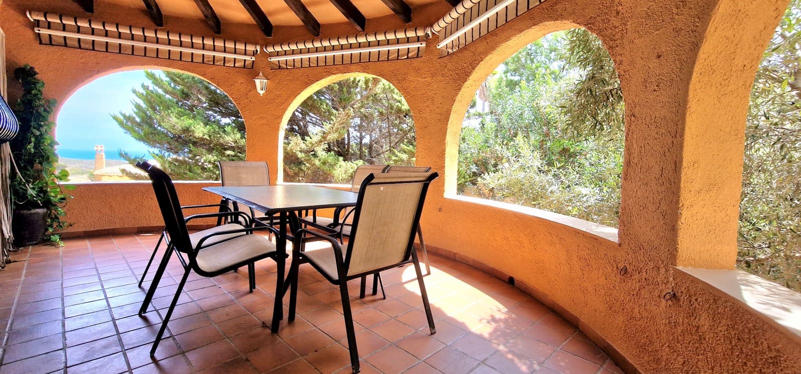 4 Zimmer Villa zu verkaufen in Cumbre del Sol mit Pool - 619.000 € (Ref: 9204200)