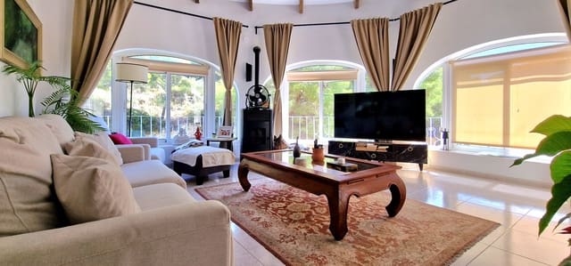 Chalet de 4 habitaciones en Benissa en venta con piscina - 620.000 € (Ref: 9207765)