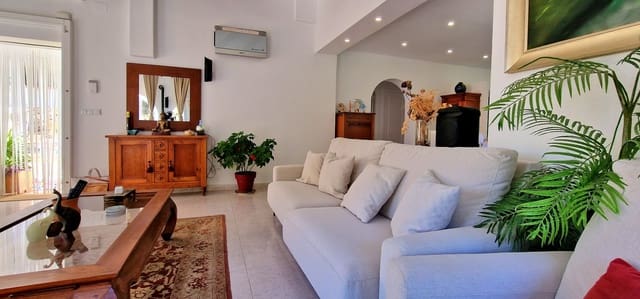 Chalet de 4 habitaciones en Benissa en venta con piscina - 620.000 € (Ref: 9207765)