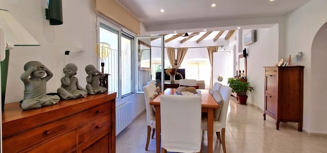 Chalet de 4 habitaciones en Benissa en venta con piscina - 620.000 € (Ref: 9207765)