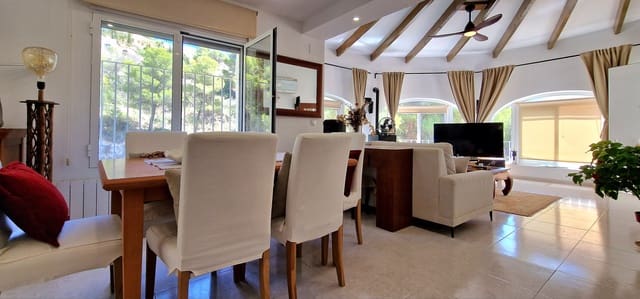 Chalet de 4 habitaciones en Benissa en venta con piscina - 620.000 € (Ref: 9207765)