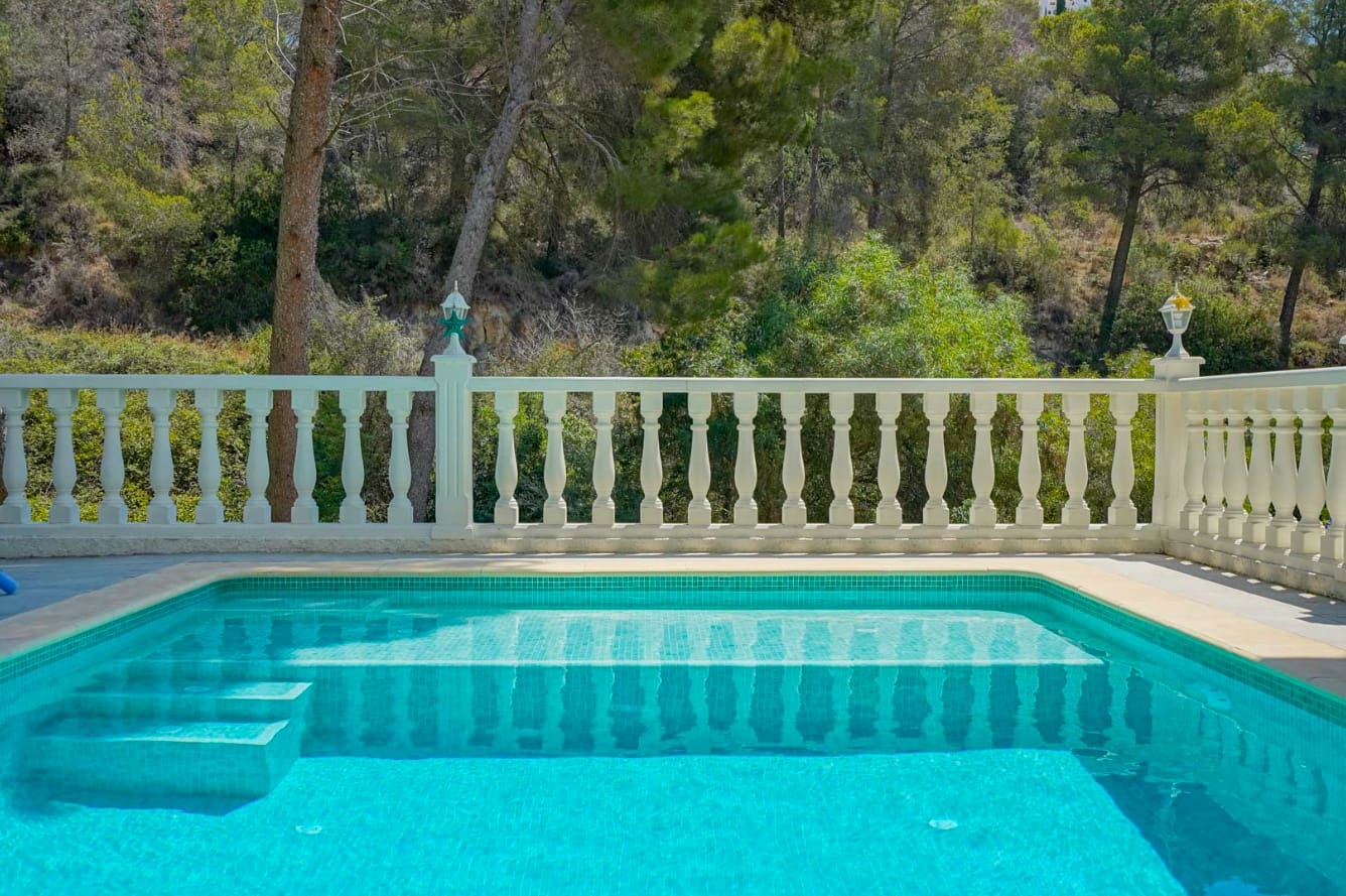 4 makuuhuone Huvila myytävänä paikassa Benissa mukana uima-altaan - 620 000 € (Ref: 9207765)