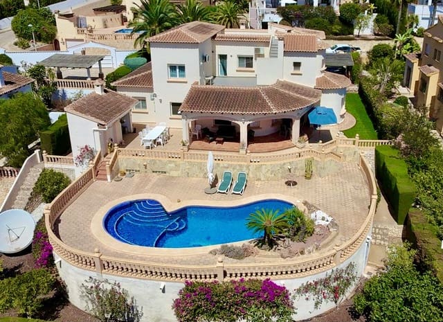 5 slaapkamer Villa te koop in Casco Urbano, Teulada-Moraira met zwembad - € 1.150.000 (Ref: 9223665)
