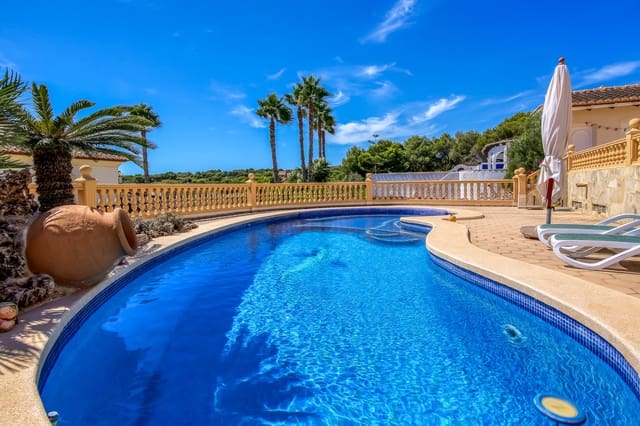 5 slaapkamer Villa te koop in Casco Urbano, Teulada-Moraira met zwembad - € 1.150.000 (Ref: 9223665)