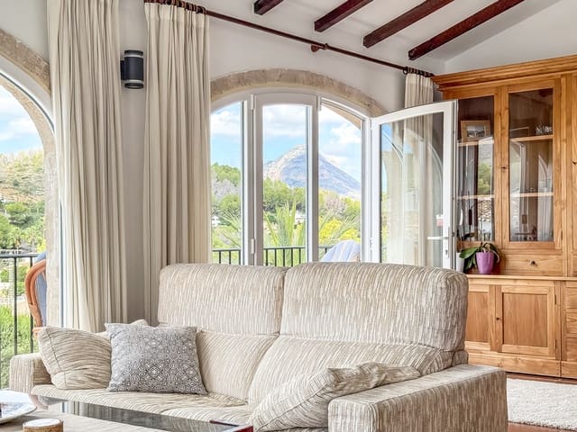 4 sypialnia Willa na sprzedaż w Centro ciudad, Javea / Xàbia z basenem - 1 090 000 € (Ref: 9226159)