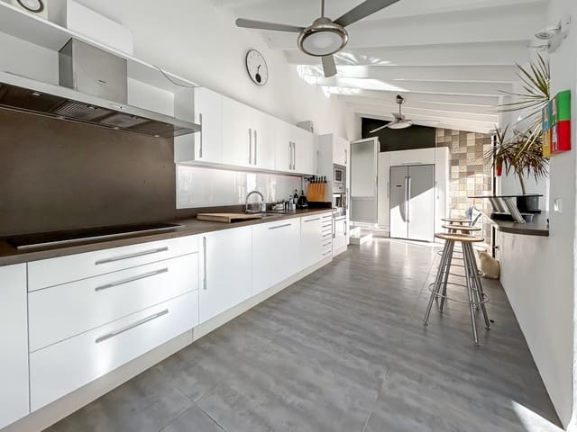 5 Zimmer Villa zu verkaufen in Jesús Pobre, Dénia mit Pool - 950.000 € (Ref: 9231863)