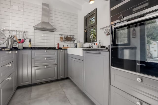 3 bedroom Villa for sale in Casco Urbano, Teulada-Moraira with pool - € 690,000 (Ref: 9232140)