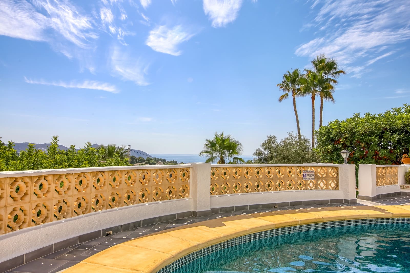 3 soveværelse Villa til salg i Moraira med swimmingpool - € 690.000 (Ref: 9232140)