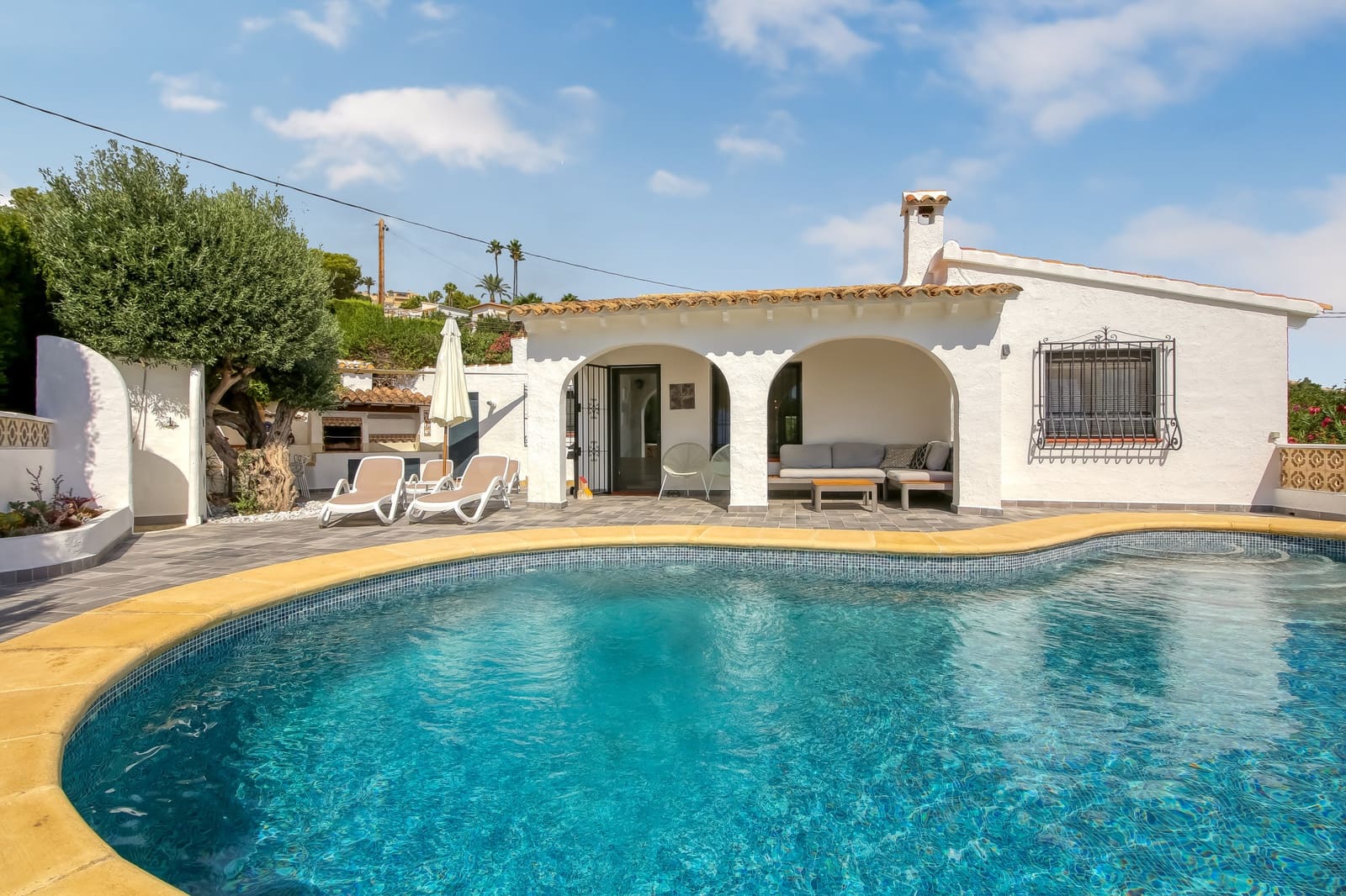 3 soveværelse Villa til salg i Moraira med swimmingpool - € 690.000 (Ref: 9232140)