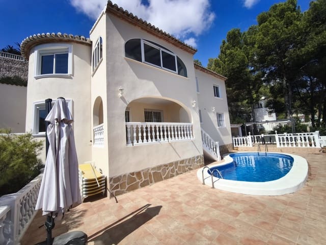 4 Zimmer Villa zu verkaufen in Benissa mit Pool - 695.000 € (Ref: 9242364)