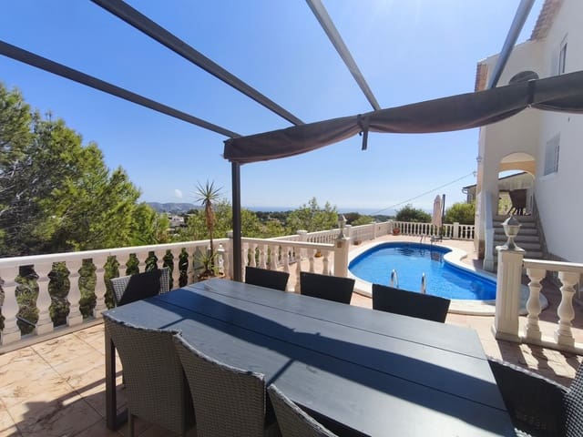 4 Zimmer Villa zu verkaufen in Benissa mit Pool - 695.000 € (Ref: 9242364)