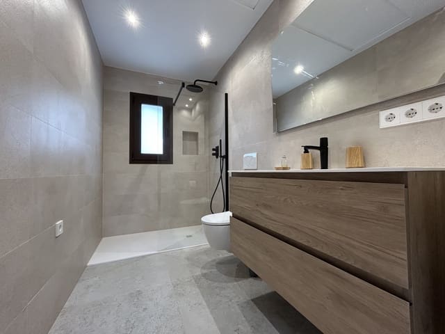 5 chambre Villa/Maison à vendre à Dénia avec piscine - 1 350 000 € (Ref: 9285635)