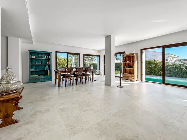 5 chambre Villa/Maison à vendre à Dénia avec piscine - 1 350 000 € (Ref: 9285635)