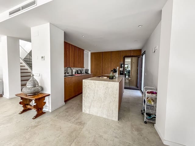 5 chambre Villa/Maison à vendre à Dénia avec piscine - 1 350 000 € (Ref: 9285635)