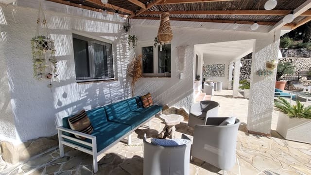 4 bedroom Villa for sale in Casco Urbano, Teulada-Moraira with pool - € 1,270,000 (Ref: 9289592)