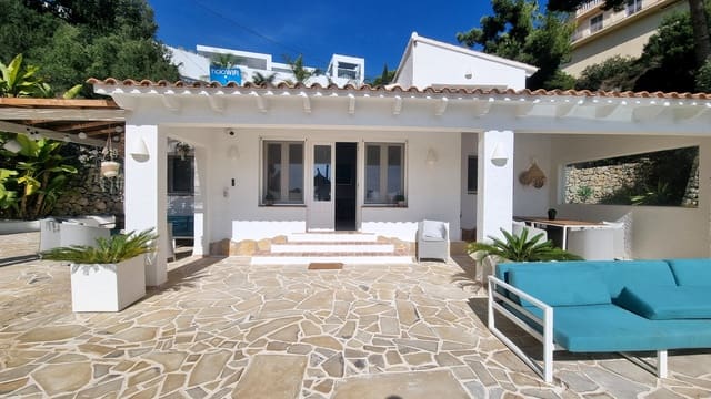 4 bedroom Villa for sale in Casco Urbano, Teulada-Moraira with pool - € 1,270,000 (Ref: 9289592)