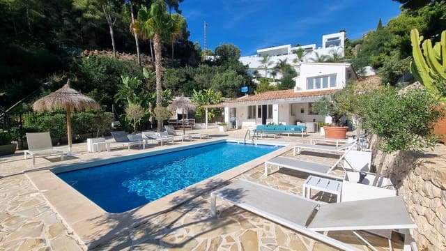 4 bedroom Villa for sale in Casco Urbano, Teulada-Moraira with pool - € 1,270,000 (Ref: 9289592)