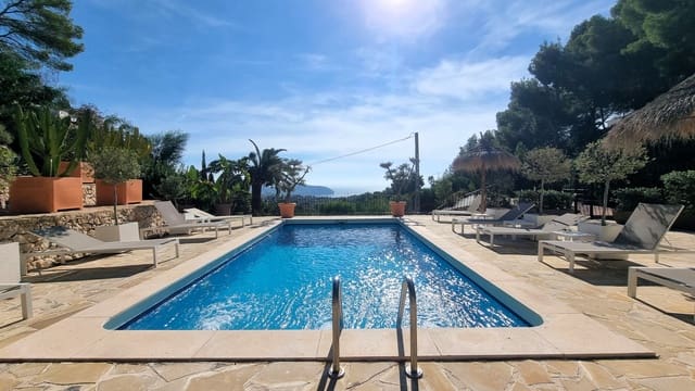 4 bedroom Villa for sale in Casco Urbano, Teulada-Moraira with pool - € 1,270,000 (Ref: 9289592)